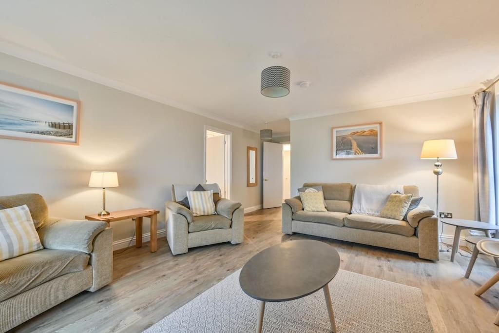 Spacious Sandbanks Apartment Near Beach And Bars With Free Parking Poole Exterior photo